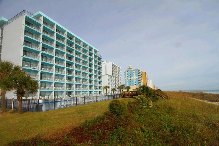 Hôtel pour 3 personnes, avec piscine ainsi que jacuzzi et balcon dans Plage de l'Hotellerie