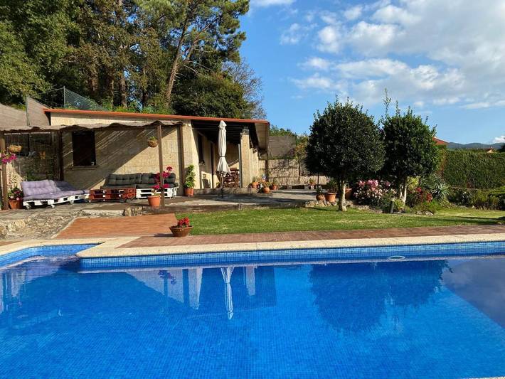 Casa para 4 personas, con Terraza y Jardín además de Piscina y Vistas en Pontevedra