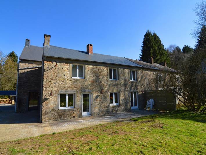 Location de vacances pour 9 personnes, avec terrasse, animaux acceptés à Couvin - 2