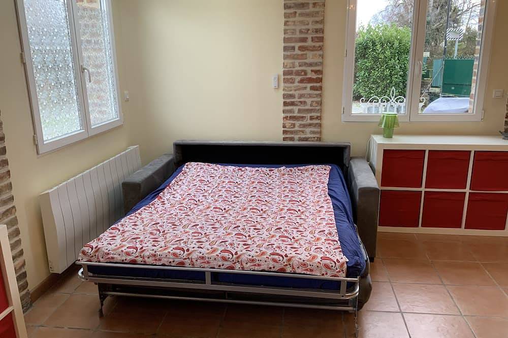 Cottage for 4 people in Saint-Aubin-d'Écrosville, Évreux region