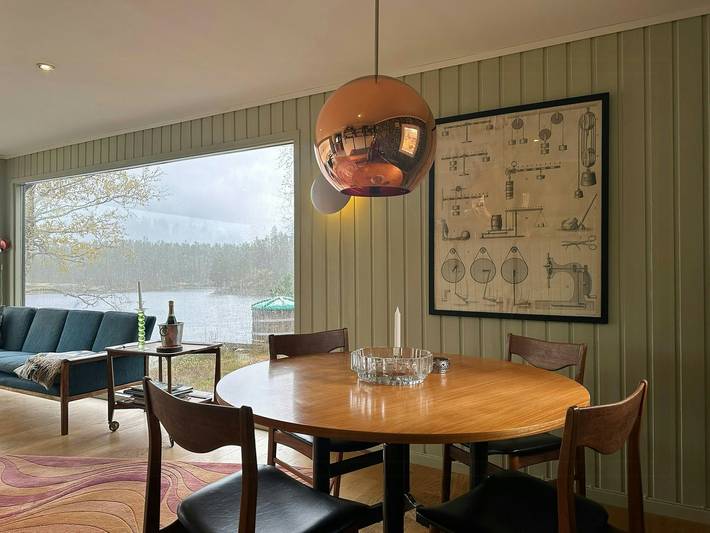 Designhütte am Bergsee in Rukkedalen in Åmli