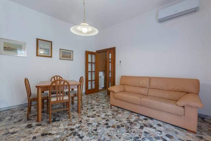 Appartamento intero, Apt a 500 mt dalla Certosa Classic Apartment in Bologna, Provincia di Bologna