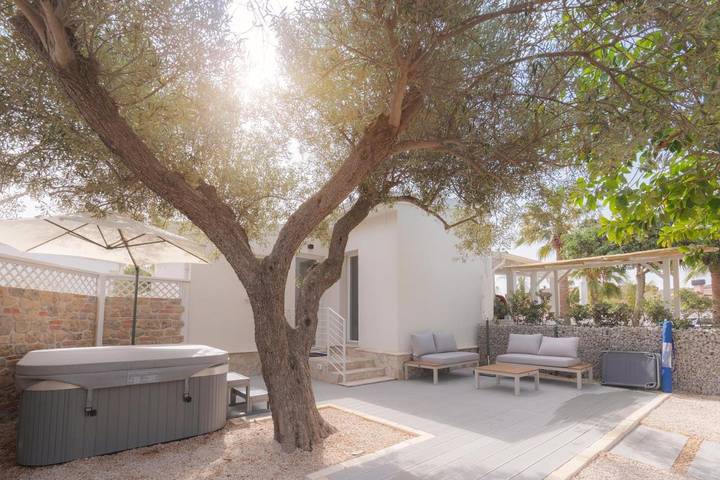 Ferienwohnung für 2 Personen, mit Terrasse und Garten sowie Whirlpool in Nora - 2
