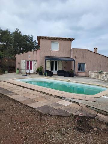 Cottage pour 5 personnes, avec piscine ainsi que terrasse et vue à Vidauban