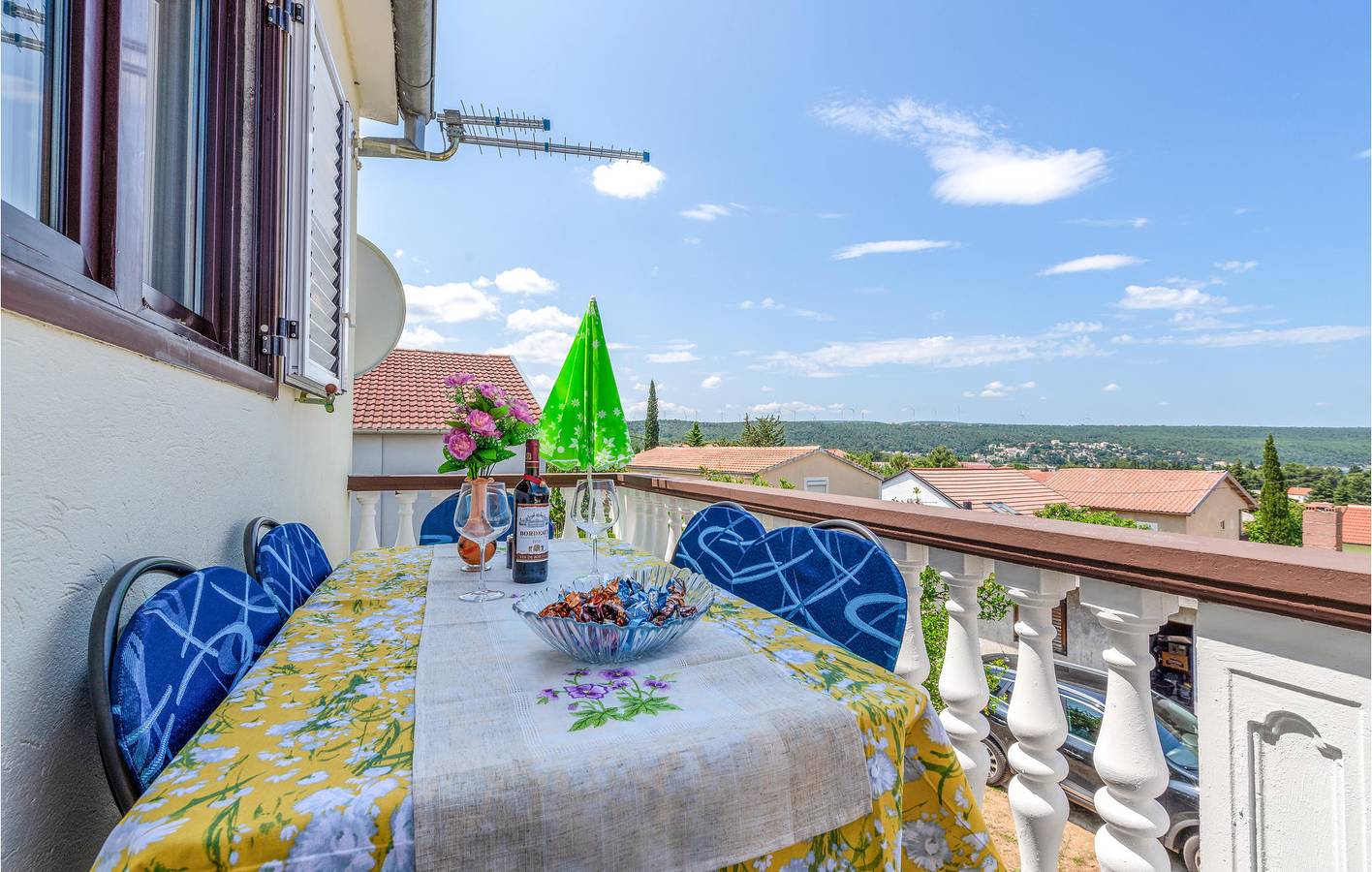Ganze Ferienwohnung, Gemütliche Ferienwohnung mit Terrasse, Klimaanlage und Parkplatz in der Nähe der Küste von Donji Karin in Donji Karin, Zadar