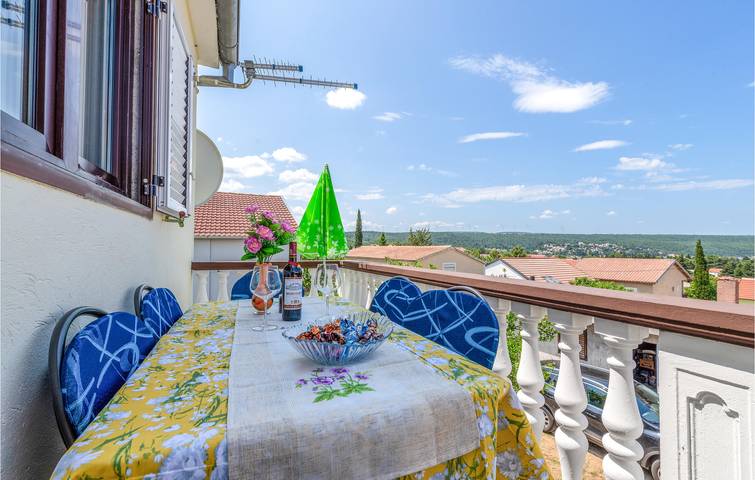 Ganze Ferienwohnung, Gemütliche Ferienwohnung mit Terrasse, Klimaanlage und Parkplatz in der Nähe der Küste von Donji Karin in Donji Karin, Zadar