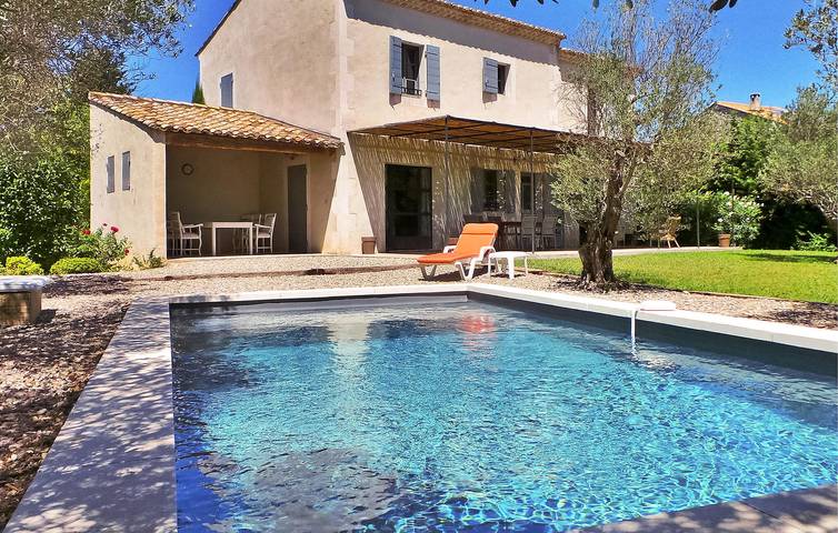 Appartement confortable de 160 m2 avec climatisation, parking et piscine in Paradou, Région d'Arles
