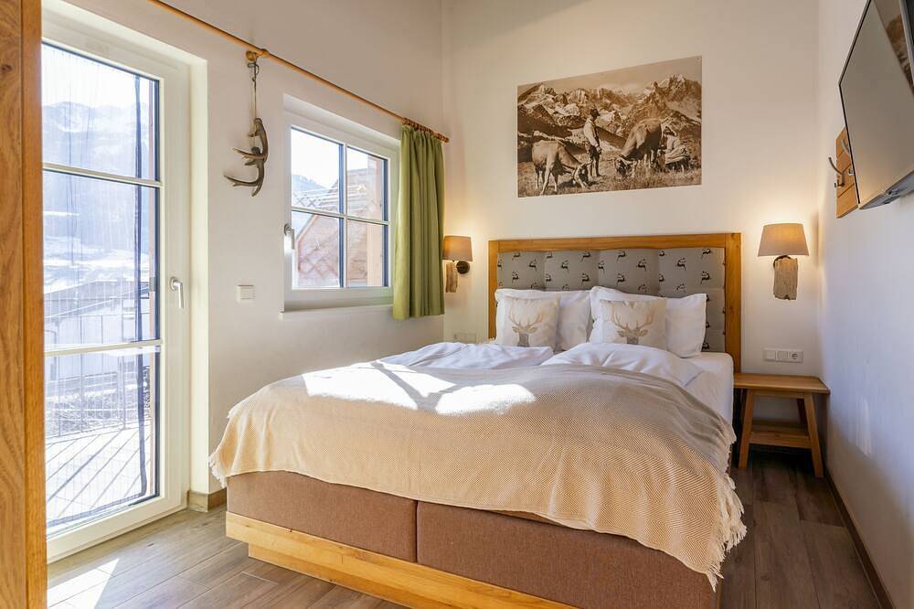Ganze Wohnung, Penthouse bei Kaprun mit Sauna &  Bergblick in Piesendorf, Pinzgau