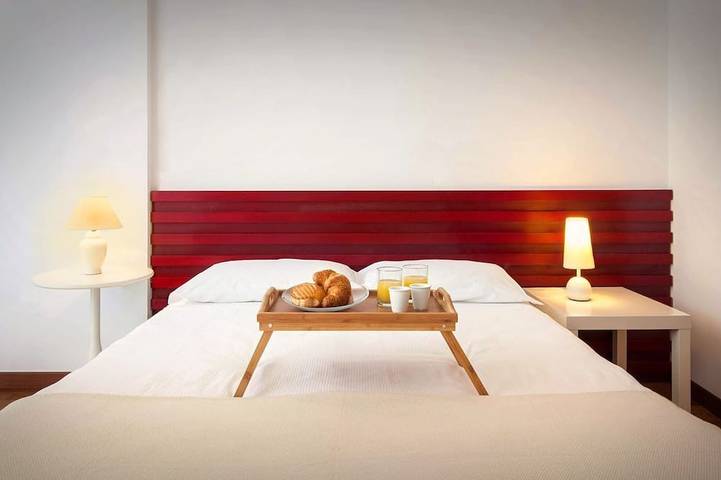 Ganze Wohnung, La Chiaretto Suite bietet Platz fuer 3 Erw. + Babybett, Dachterrasse mit atemberaubendem Seeblick in Bardolino, Gardasee-Berge