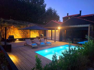 Cottage pour 4 personnes, avec jardin ainsi que vue et piscine dans Góis