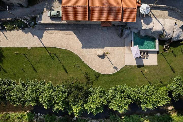 Location de vacances pour 4 personnes, avec vue et vue sur le lac ainsi que jardin et piscine à Penafiel - 2