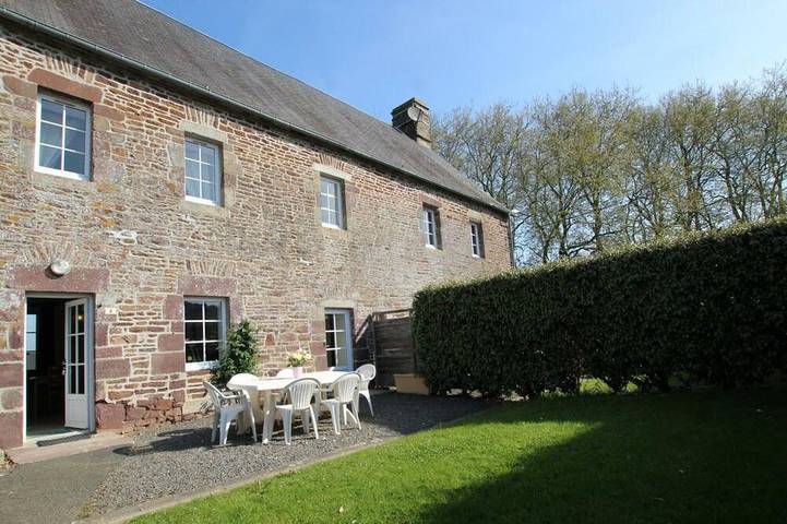 Gîte pour 4 personnes, avec jardin, animaux acceptés à Ver (homonymie)
