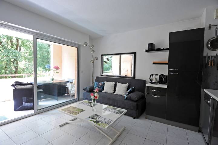 Gîte pour 4 personnes, avec piscine et terrasse dans Parc de Vaugrenier - 4