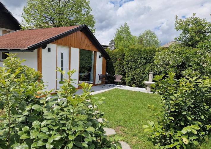 Vakantiehuis voor 2 personen, with terras and uitzicht as well as tuin in Bled