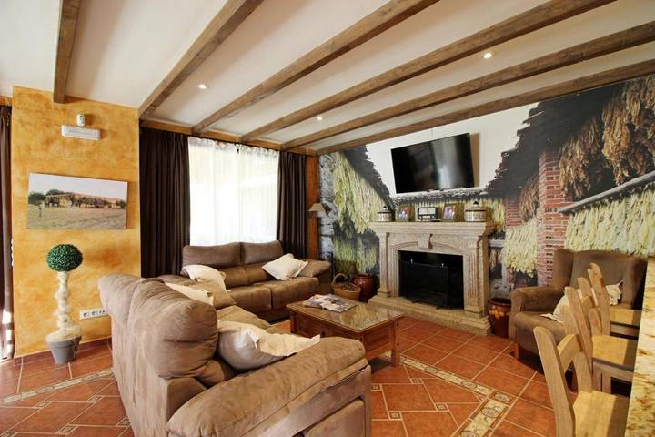 Casa rural para 8 personas, con piscina además de vistas y jardín, Se admiten mascotas en La Vera - 4