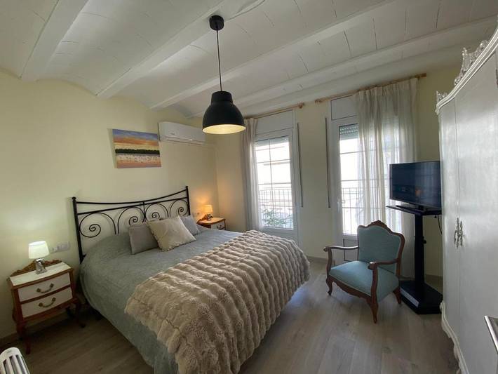 Location de vacances pour 6 personnes, avec vue et terrasse à La Sénia