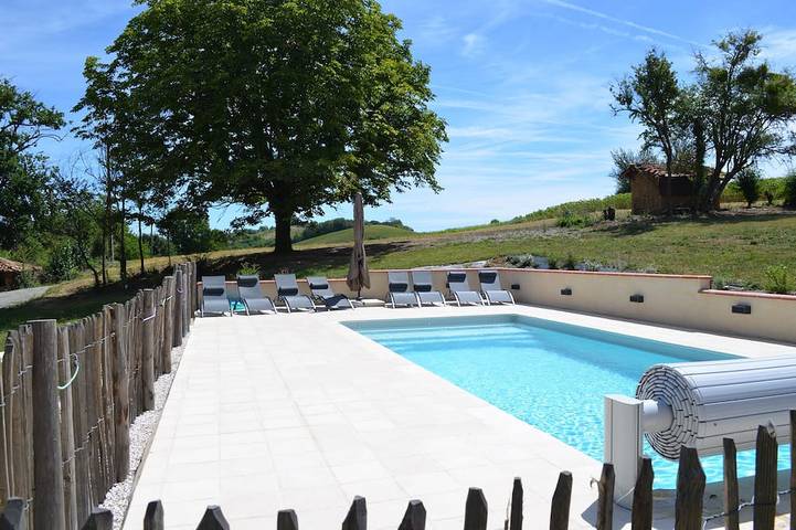 Gîte pour 12 personnes, avec jardin et terrasse à Tournan