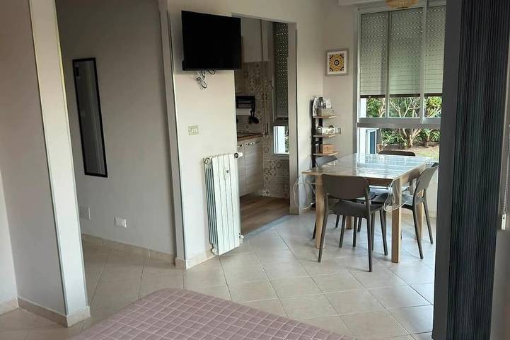 Ganze Wohnung, 200 meters from the sea, between the French Riviera and Sanremo, with a private garden in Ventimiglia (Stadt), Ventimiglia