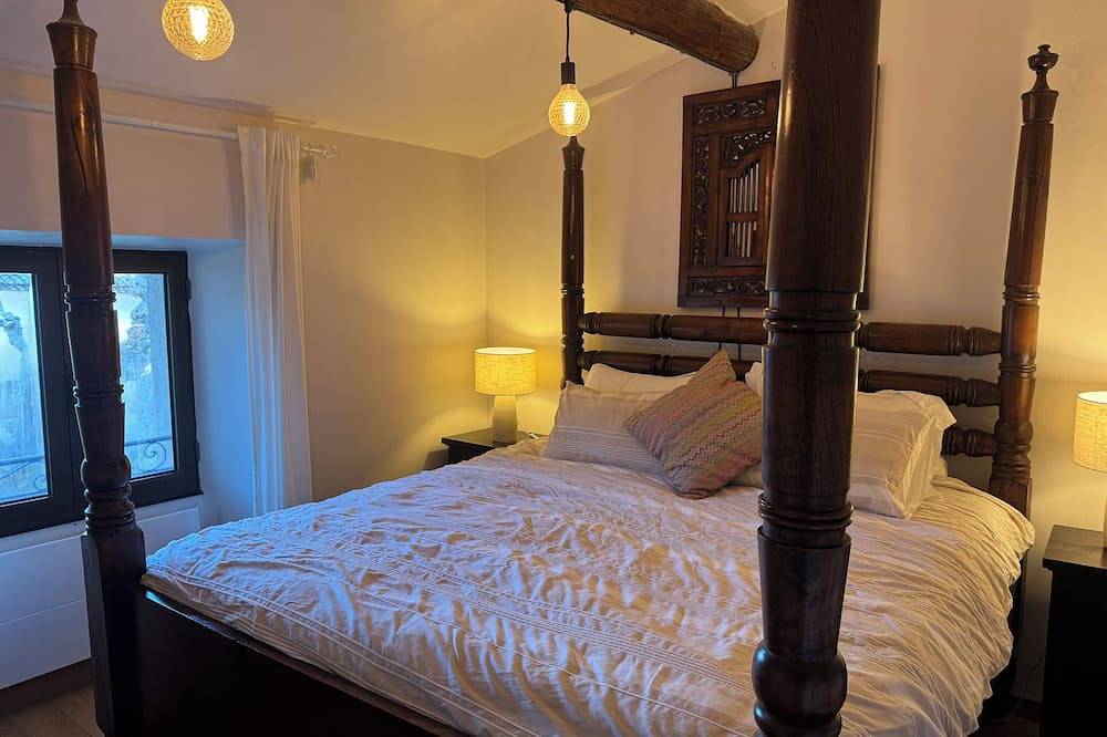 Spacious 4-bed home set on Chateau L’Arc Golf Club, 20 mins from Aix en Provence in Fuveau, Region de Aix-en-Provence