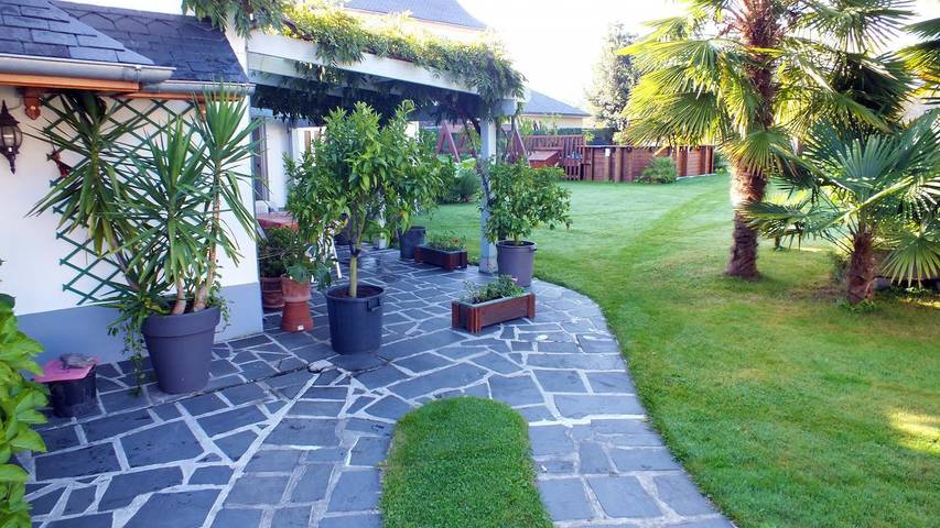 Gîte pour 6 personnes, avec terrasse ainsi que jardin et piscine dans Lézignan