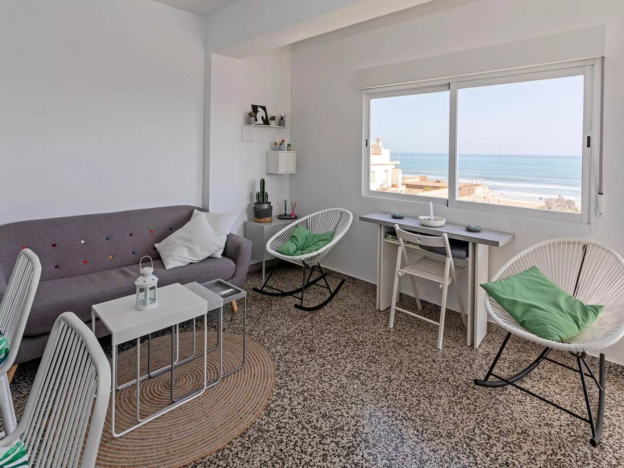 Entire apartment, 4 Rooms 5 People in Playa de Les Deveses, Dénia