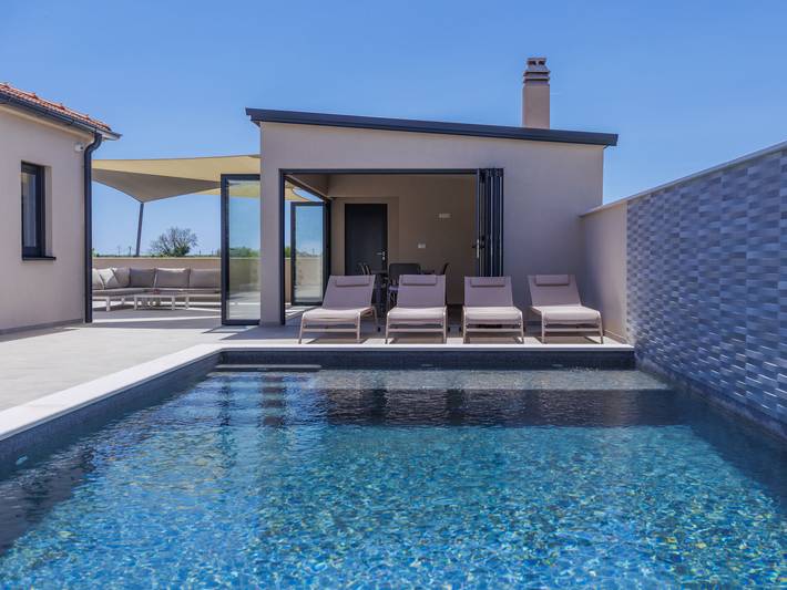 Ferienhaus für 6 Personen, mit Pool und Terrasse sowie Garten, mit Haustier - 1