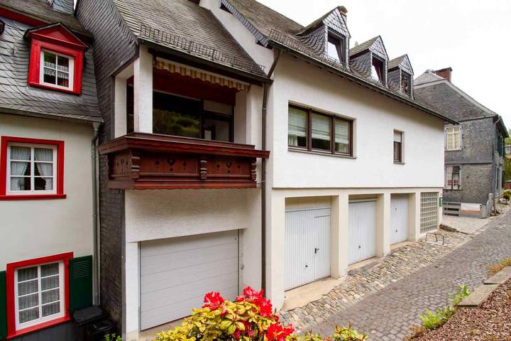 Ferienhaus für 10 Personen, mit Balkon und Terrasse sowie Garten und Sauna in Monschau