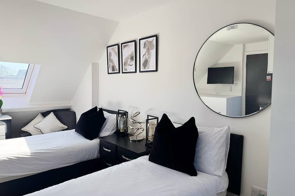 Ensuite Deluxe Room with Shower in London, South East England