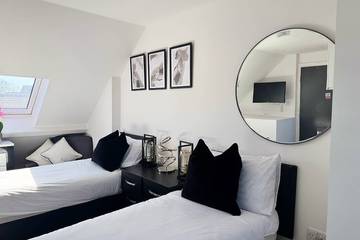 B&b for 2 People in London, South East England, Photo 1