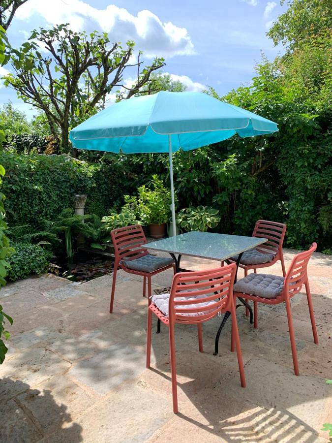 Gîte pour 2 personnes, avec Terrasse et Jardin à Menotey