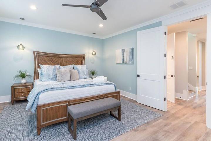 Vacation house for 17 people, with yard and hot tub in Hilton Head Island