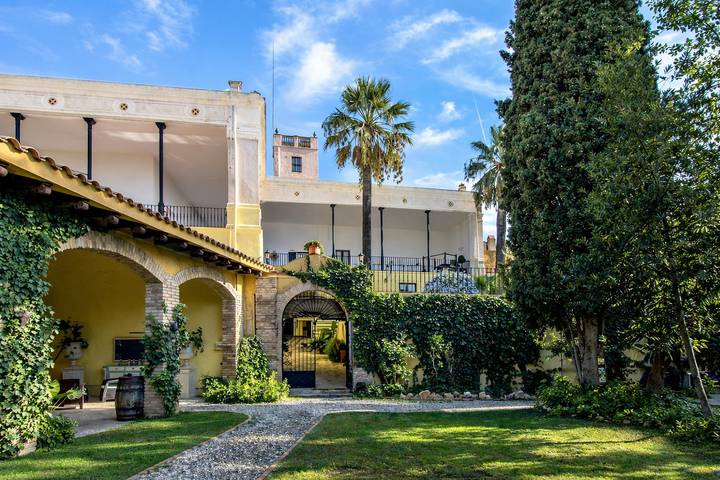 Chalet para 39 personas, con jardín, Se admiten mascotas en Bajo Penedés - 2