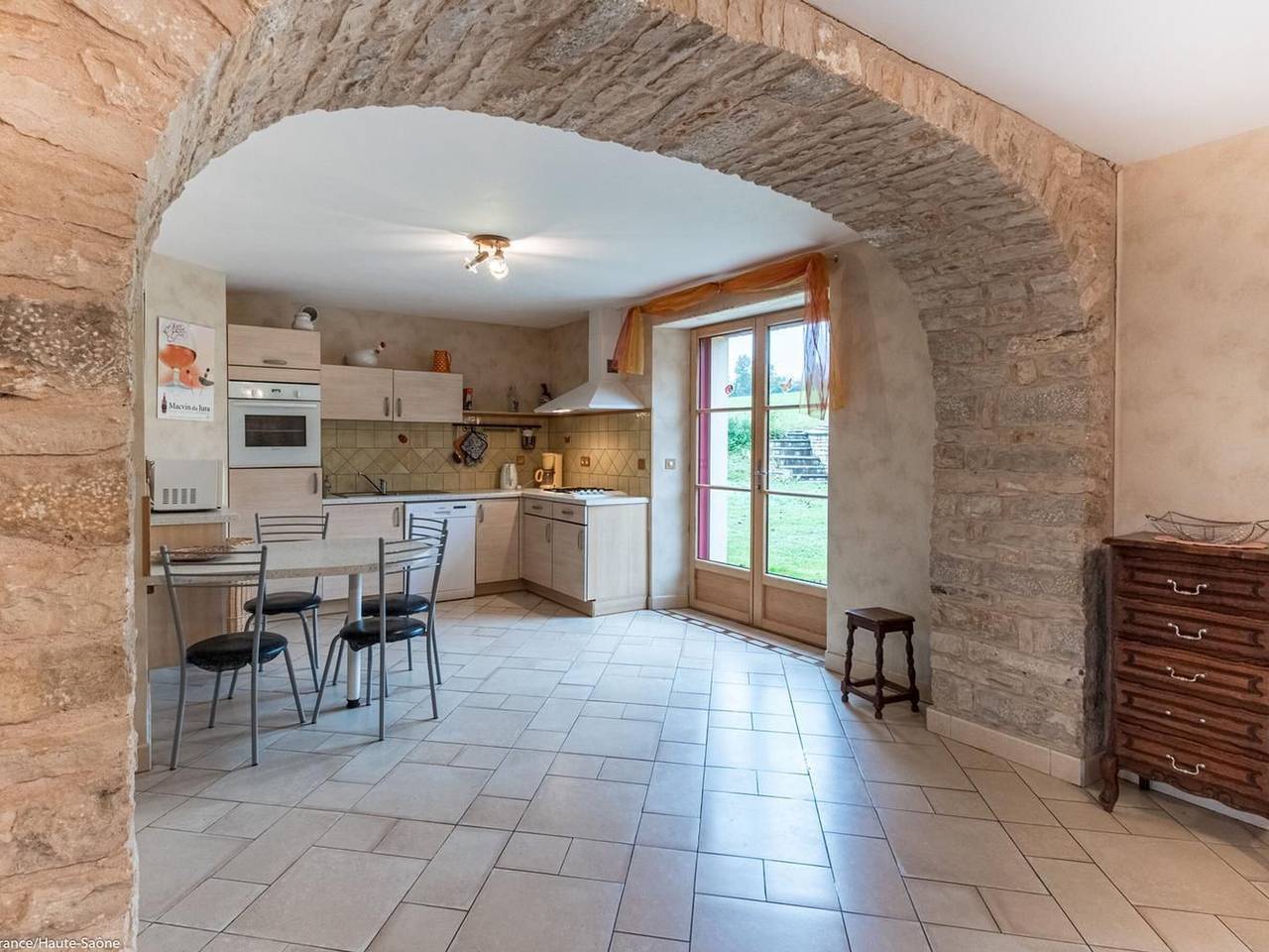 Casa espaciosa cerca de Vesoul con chimenea, ideal para familias in Dampierre-sur-Linotte, Alto Saona
