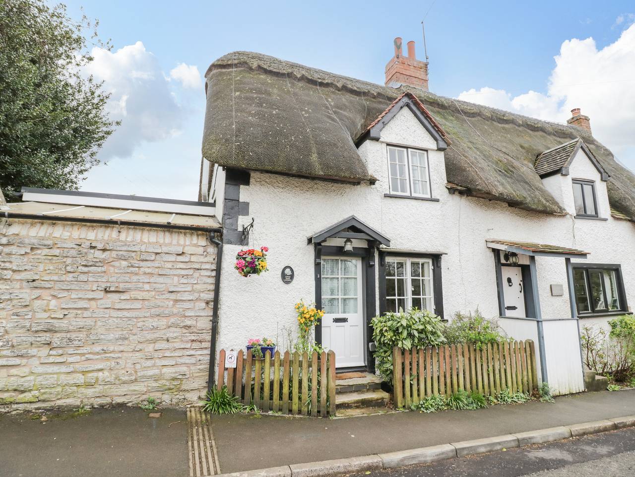 Log Cabin for 2 People in Harvington, Heart of England