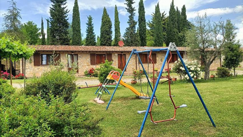 Agriturismo per 4 persone, con Balcone e Idromassaggio nonché Terrazza e Giardino a San Casciano dei Bagni