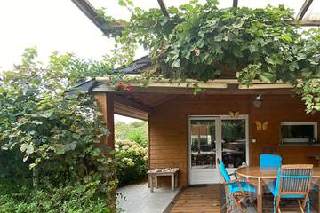 Gîte pour 5 personnes, avec terrasse ainsi que jardin et jacuzzi, animaux acceptés dans Plage De La Granville