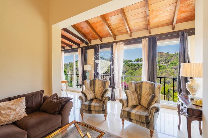 Chalet para 8 personas, con piscina además de balcón y jardín en Marina Baja - 3