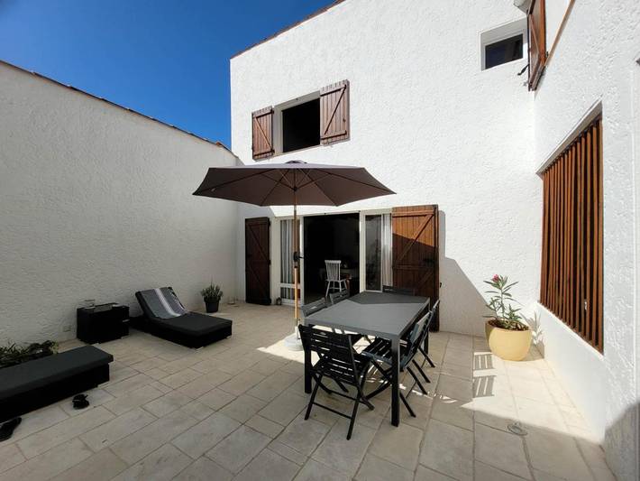 Location de vacances pour 6 personnes, avec terrasse dans Plage de la Palmyre