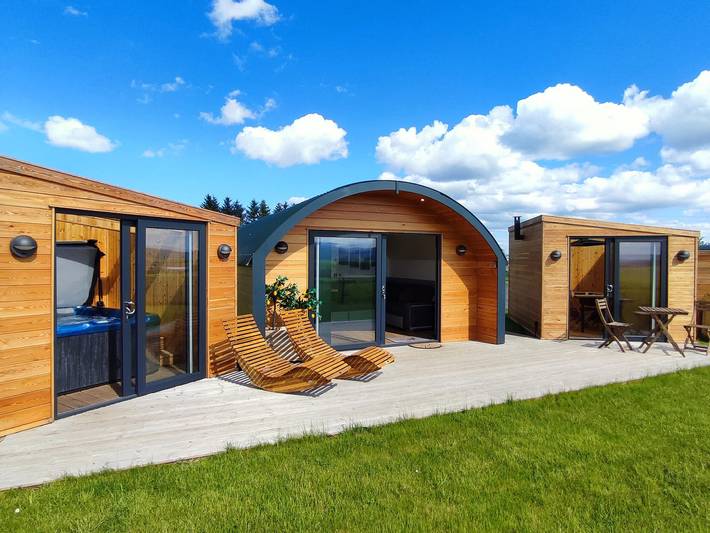 Glamping for 4 people, with garden in Moray