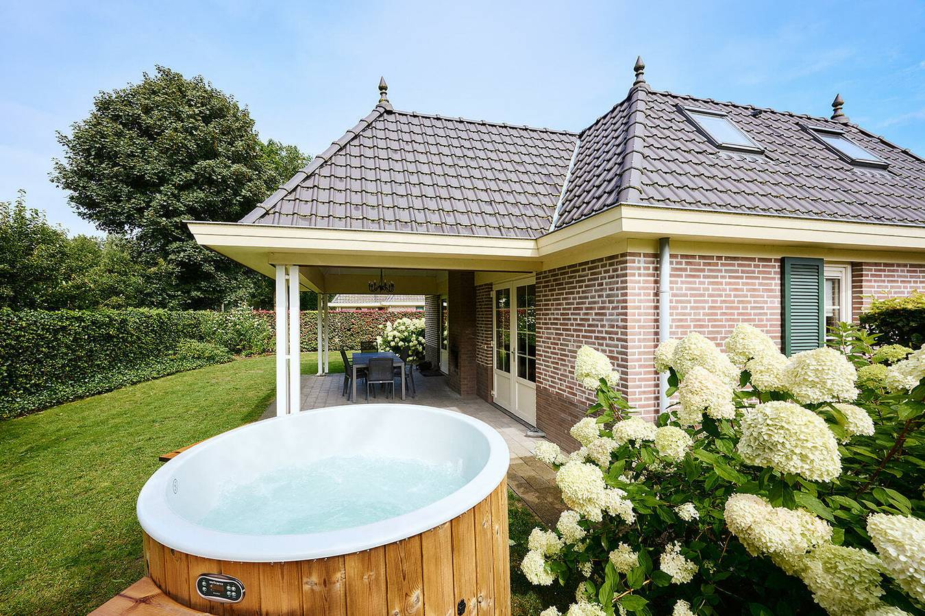 Recreatielandgoed de Ijsvogel — Villa de Ijsvogel Jacuzzi | 8 Pers.  in Veluwe