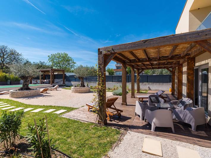 Ferienhaus für 8 Personen, mit Balkon/Terrasse und Pool in Bibinje - 3