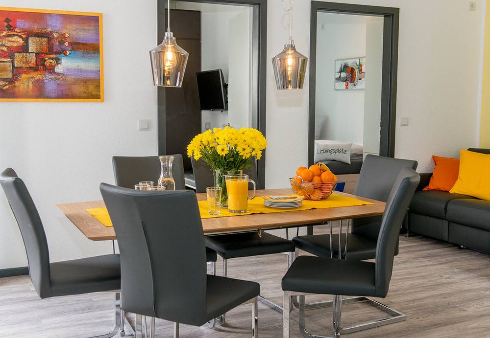 Ganze Ferienwohnung, Wohnen auf Zeit: Garten-Wohnung - barrierefrei, ruhig, mit Parkplatz und nahen Einkaufsmöglichkeiten in Bensheim, Bergstraße