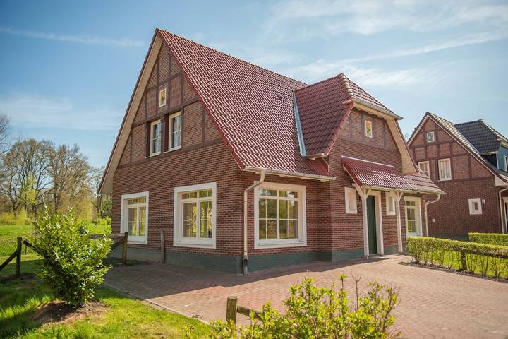 Ferienhaus für 14 Personen, mit Balkon/Terrasse und Terrasse sowie Garten und Sauna in Bad Bentheim