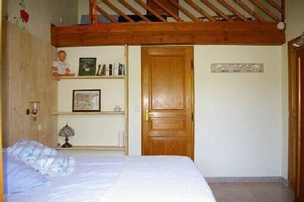 Appartement entier, Gite avec sauna et spa privatifs in Montauroux, Côte méditerranéenne (France)