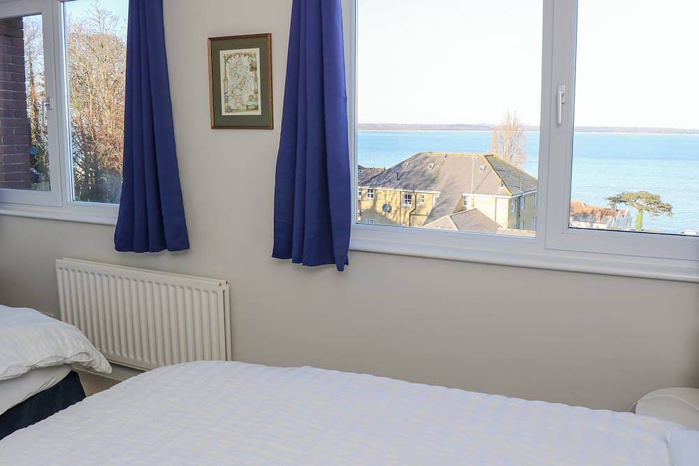 High Tide, family friendly, country holiday cottage in Cowes in Cowes, Isle of Wight