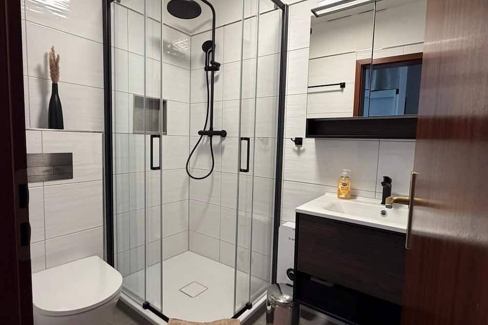 Ganze Wohnung, Ferienwohnung „Plaue Auszeit“ Privatstrand/Bootsliegeplatz, 150M bis Plauer See in Zislow, Plauer See