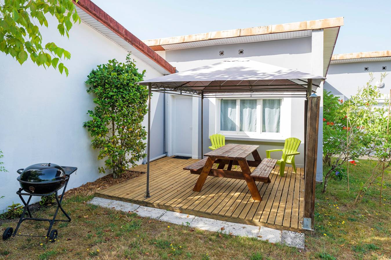 'Bruyères - Domaine Des Landes' avec piscine partagée, terrasse privée et jardin partagé in Lesperon, Landes