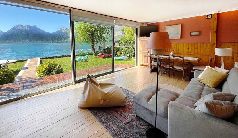 Vakantiewoning voor 8 personen, with Terras and Tuin as well as Uitzicht op het meer aan het meer van Annecy