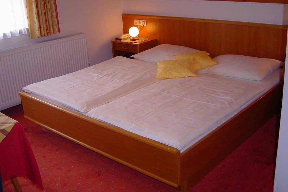 Doppelzimmer Kaiserburg - Landhaus Hinteregger in Bad Kleinkirchheim, Nockberge