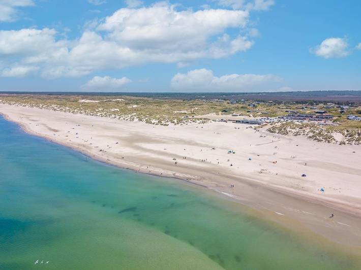Fantastisch gelegenes Ferienhaus auf 2 Ebenen mit Panoramablick auf das Meer  in Henne, Varde
